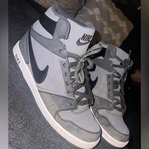 Nike Prestige 3 Men’s Size 11 Like new Black, Grey